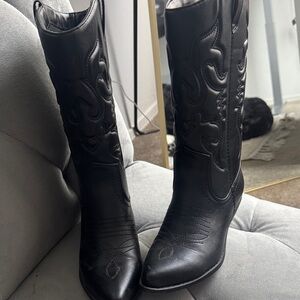 Black Western-Style Women's Boots
